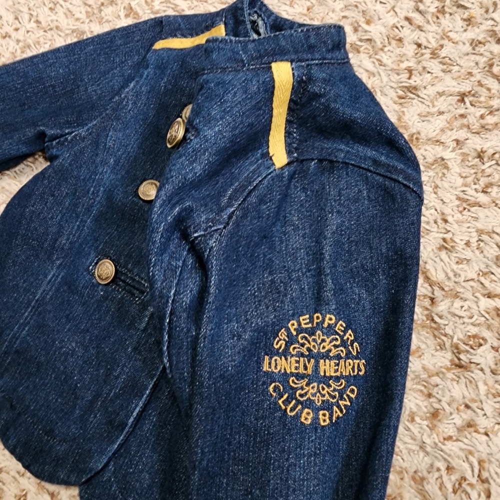 The Beatles SGT Peppers Lonely Hearts Club‎ Band Girl Junk Food Sz 5t Jacket